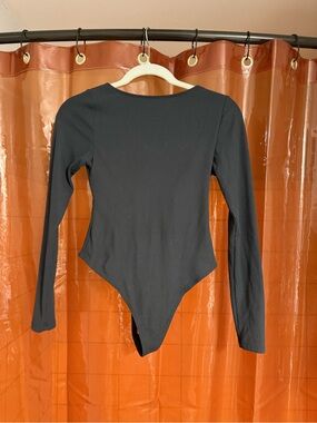 Girlfriend Collective Black Long-Sleeve Bodysuit - Classic Scoop Back